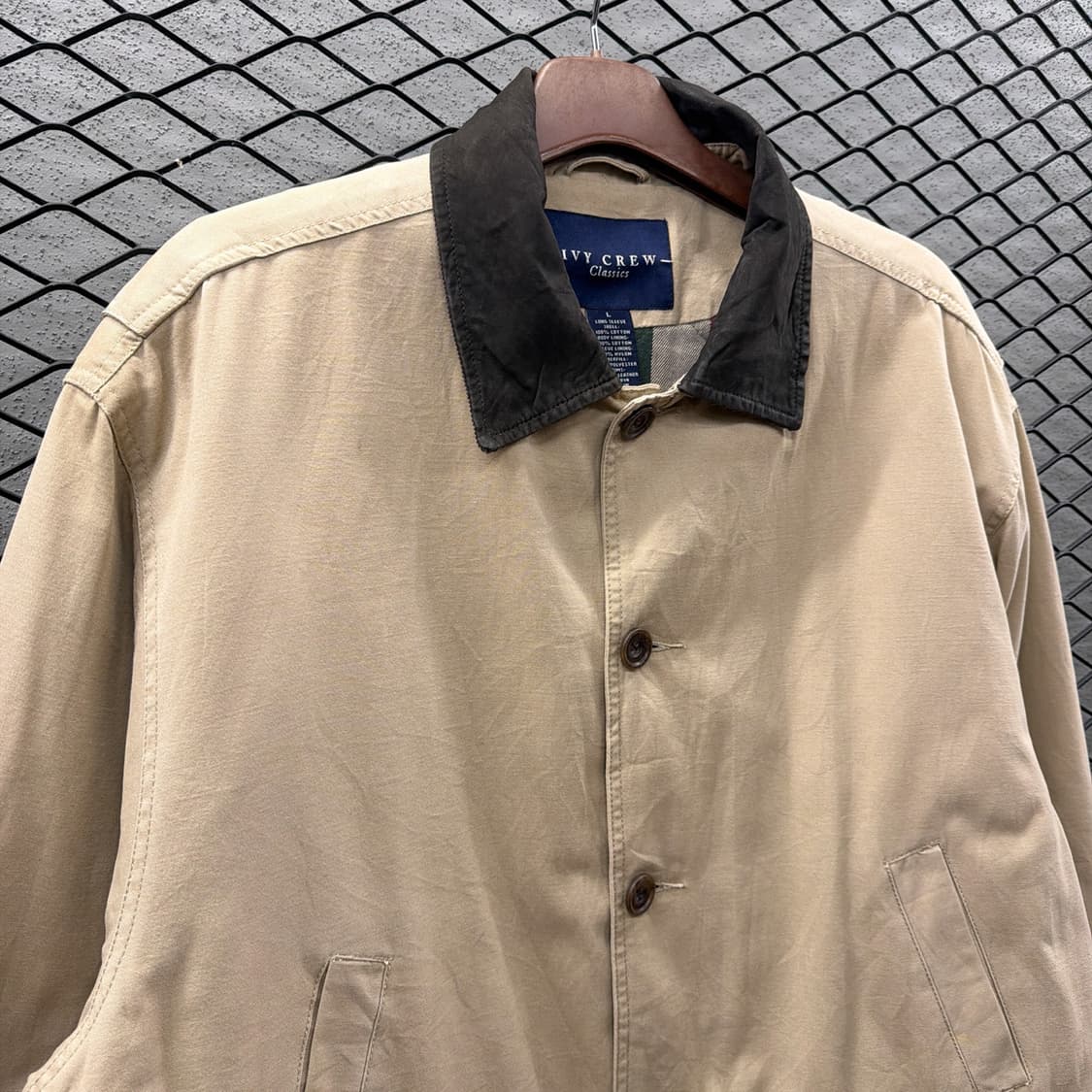 코튼 5버튼 워크자켓 사선포켓 체크누빔 안감 탈부착 디테일 상품이미지4