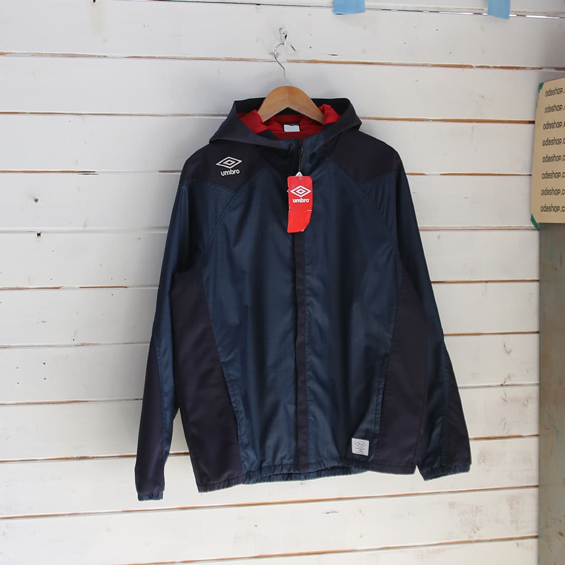(착용컷) UMBRO 트랙 후드 자켓 (남성용 100) 상품이미지1