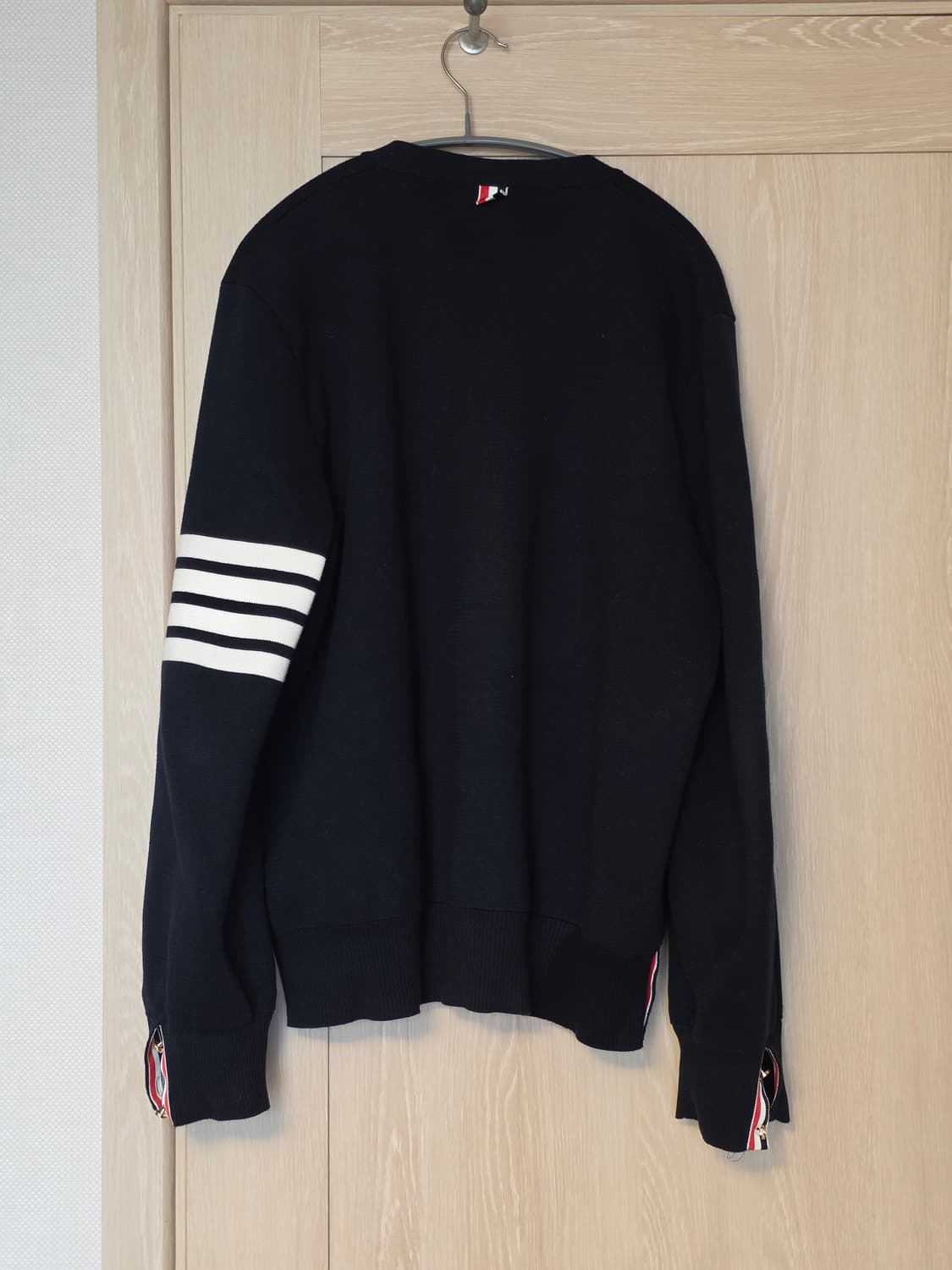 [새상품급/3] 톰브라운 사선완장 밀라노스티치 금장 가디건 3사이즈 상품이미지7