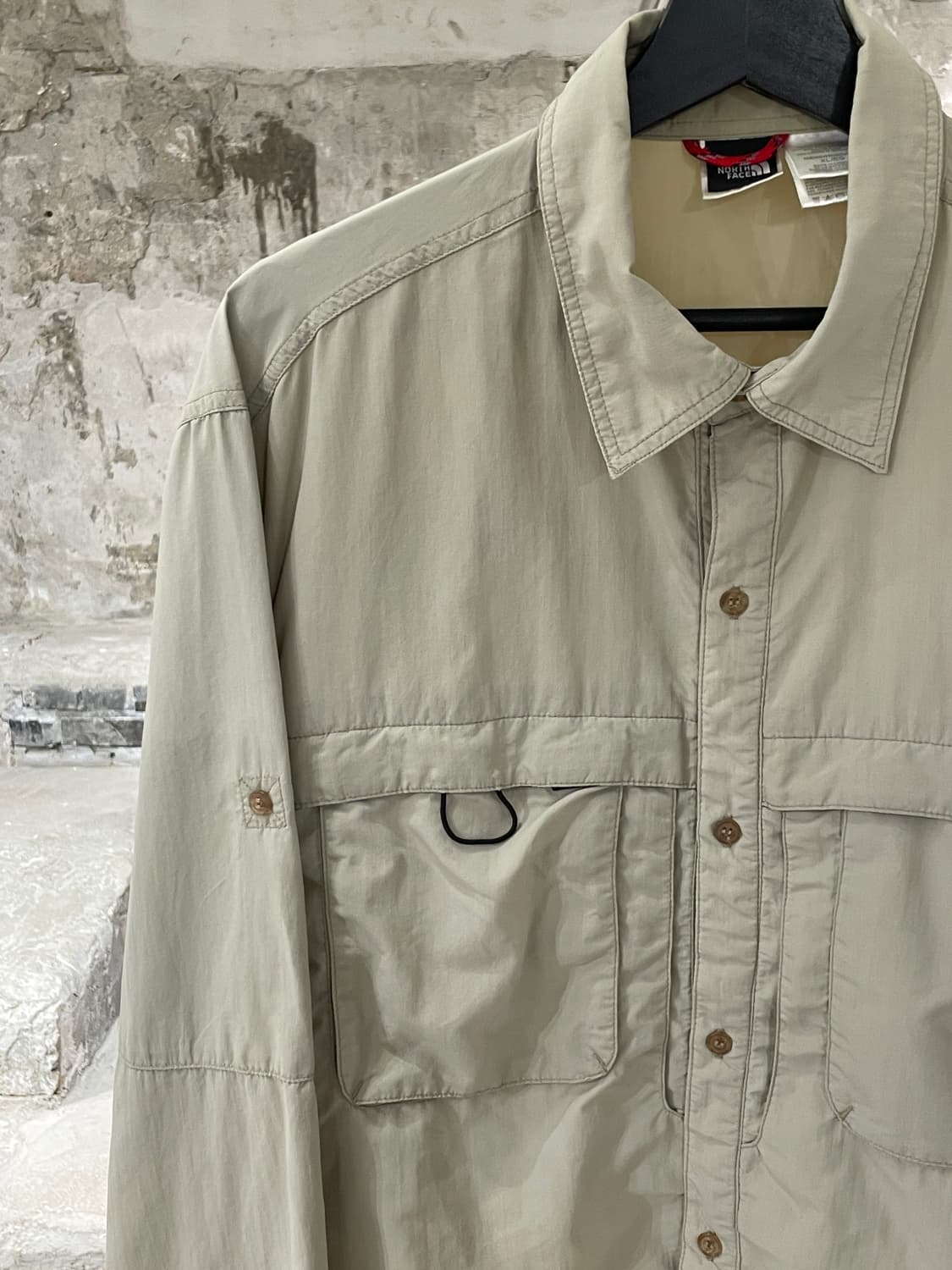 노스페이스 베이지 벨크로 포켓 폴리에스터 셔츠 상품이미지2