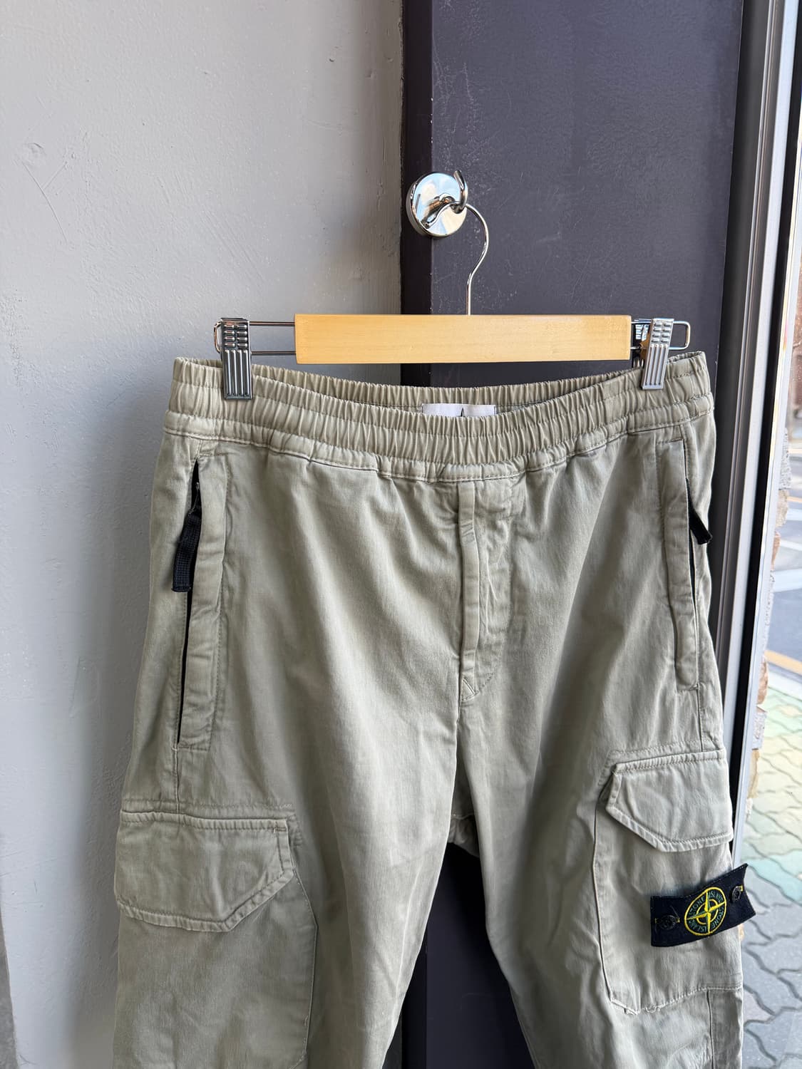 .80/ 스톤아일랜드 와펜패치 캔버스 카고팬츠 상품이미지4