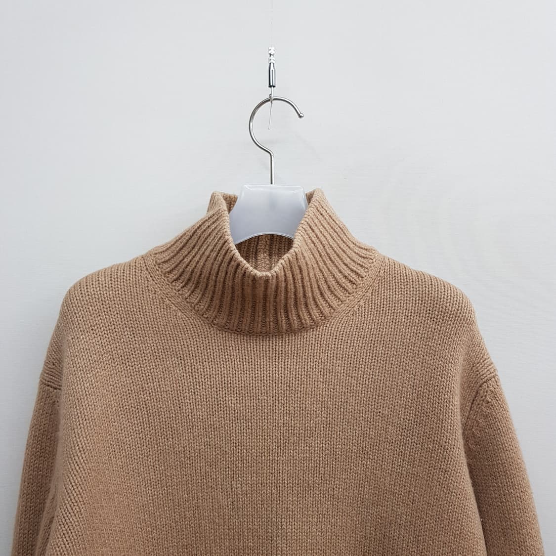 한섬  래트바이티 캐시미어 혼방 하프넥 니트 90사이즈 상품이미지2