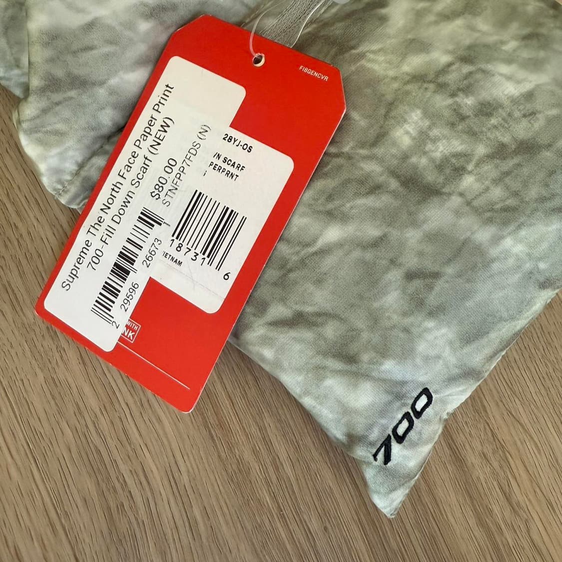 슈프림 x 노스페이스 페이퍼 프린트 700 필 다운 스카프 상품이미지2