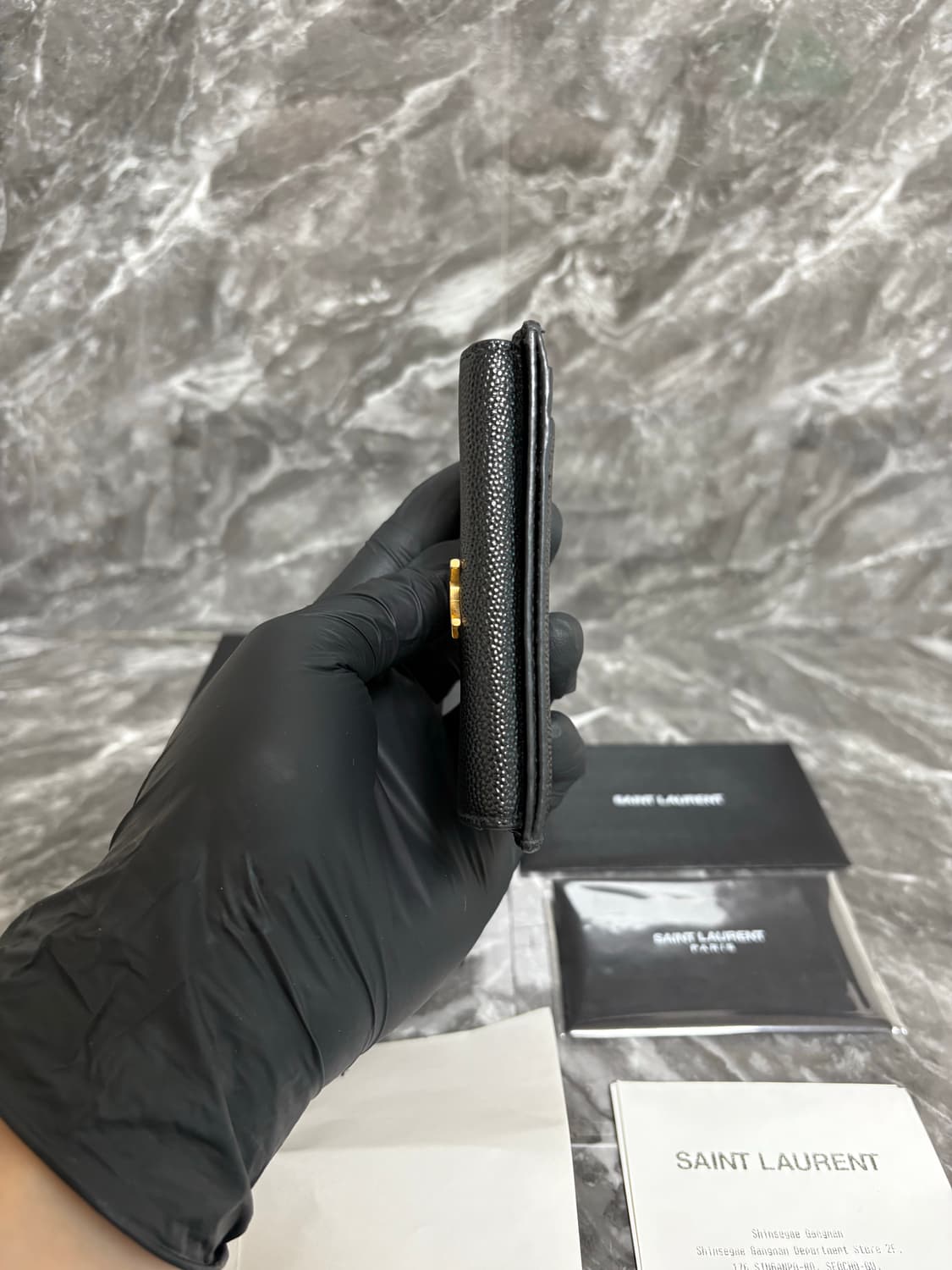 입생로랑 그랑 드 뿌드르 엠보스드 업타운 비즈니스 카드지갑 상품이미지7