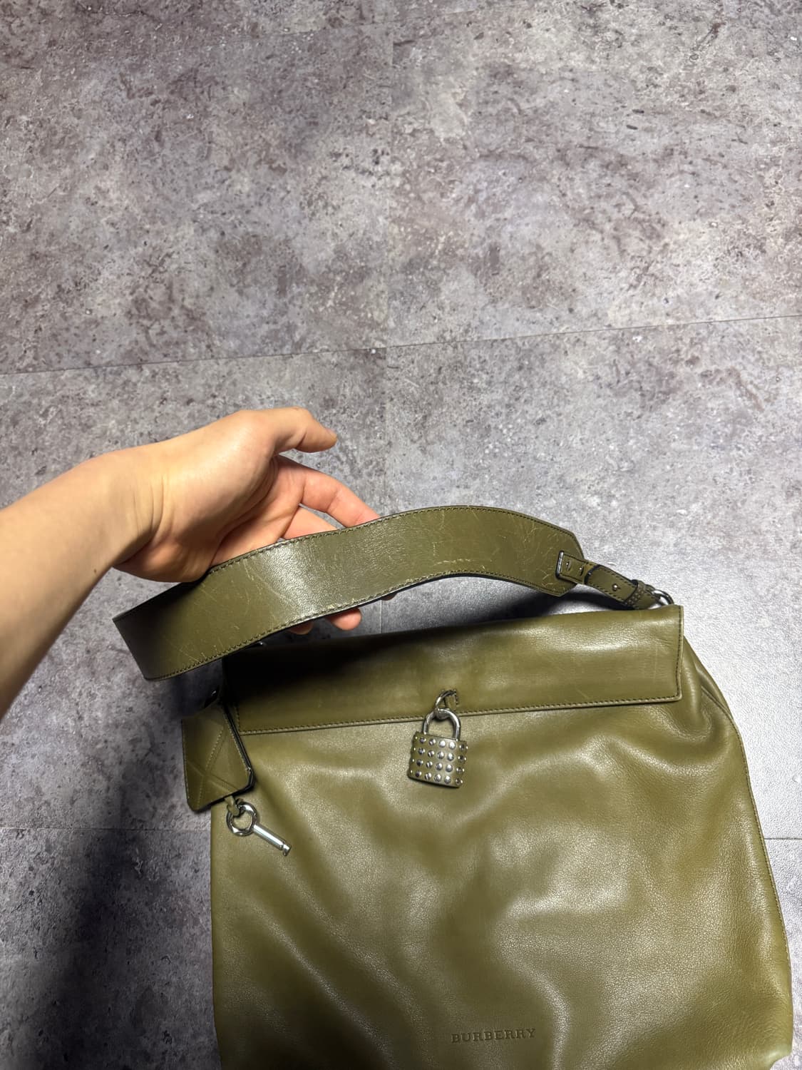 버버리 숄더백 상품이미지5