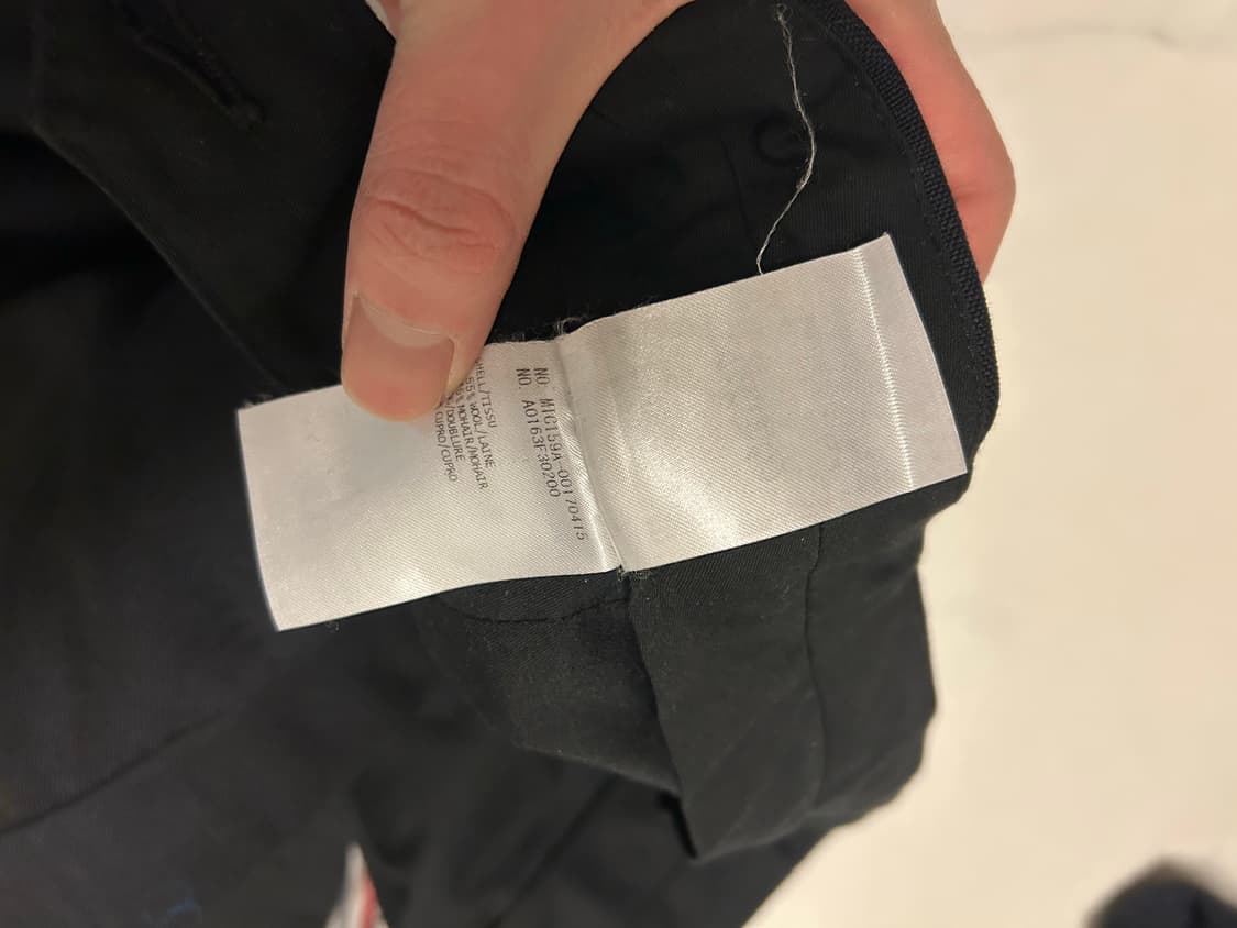 톰브라운 금장 네이비 블레이저/슬랙스 판매. 상품이미지8