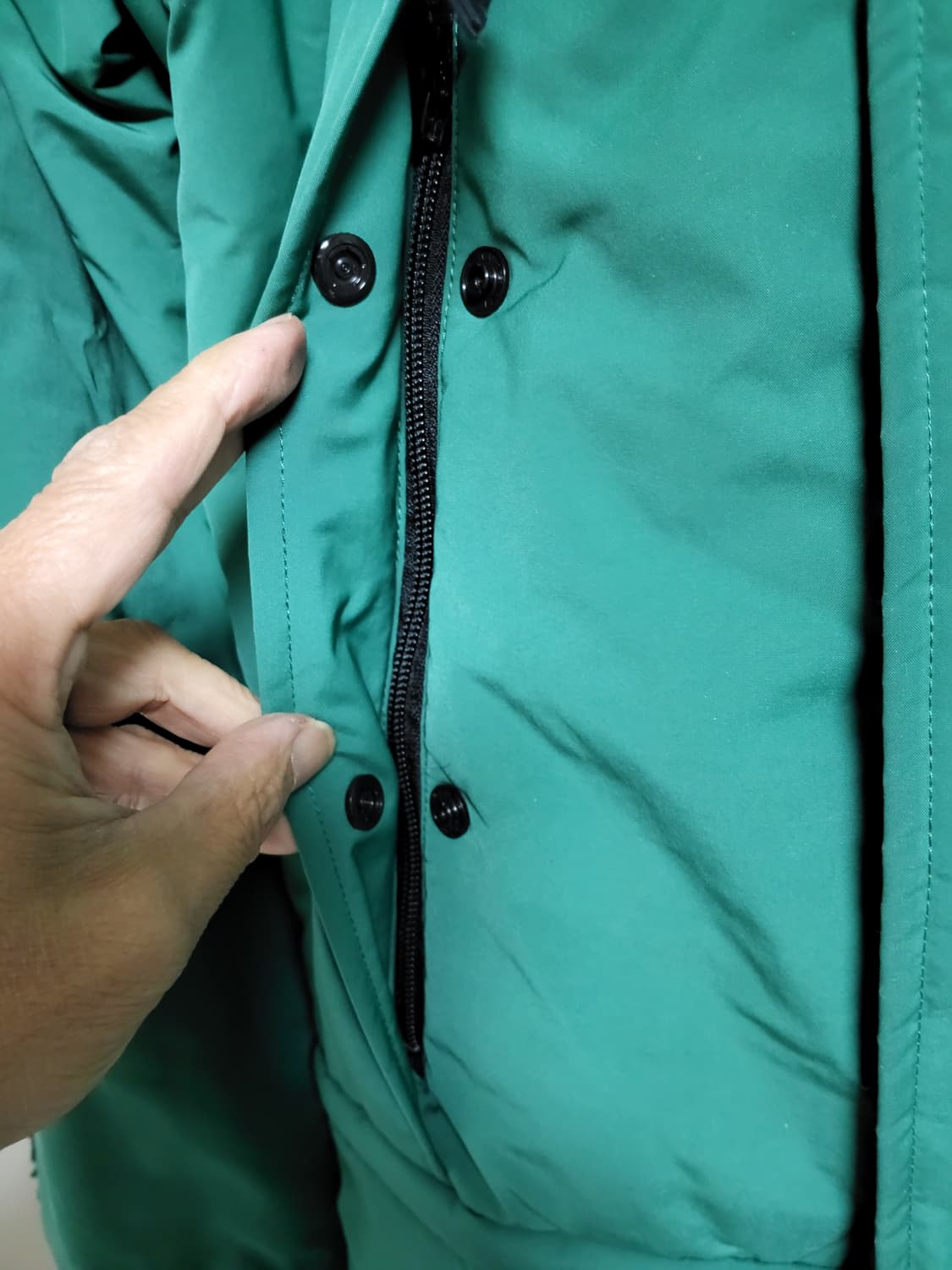 오니츠카타이거 패딩 상품이미지3