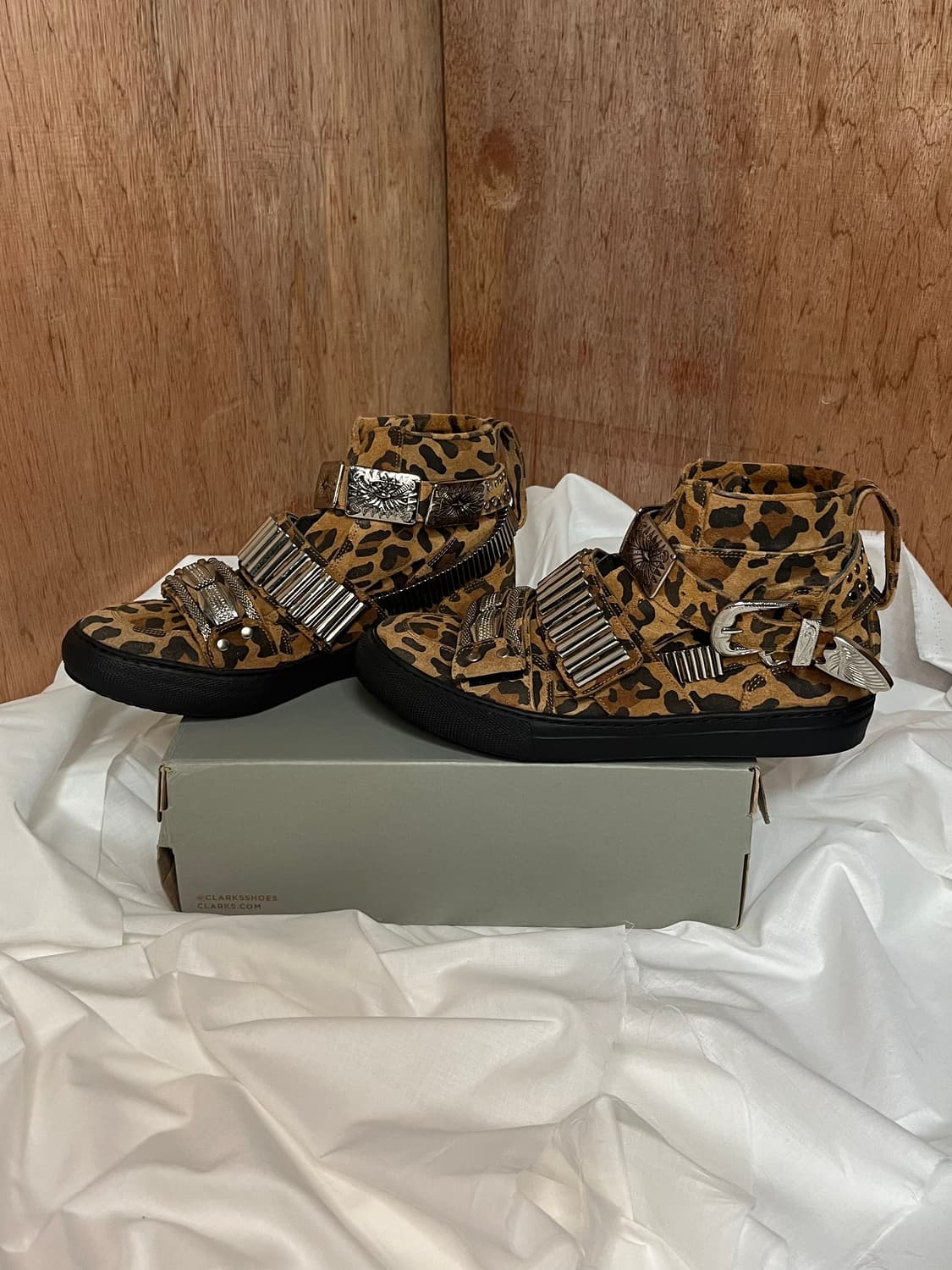 토가 풀라 메탈 스터드 레오파드 스니커즈 상품이미지2