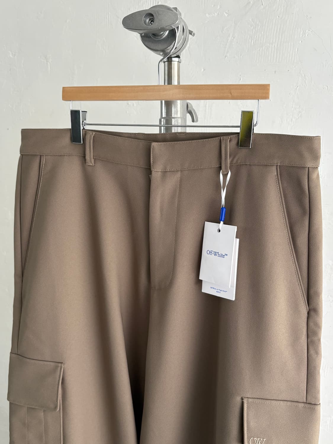 (새상품) Off-White 오프화이트 23FW 베이지 드릴 와이드 카고 상품이미지2