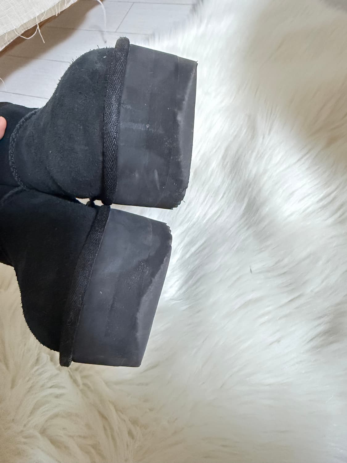 Ugg 스웨이드 레더 미니 플랫폼 블랙6사이즈 상품이미지7