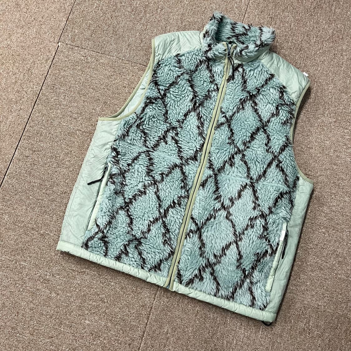  패치선데이 후리스 조끼 상품이미지1