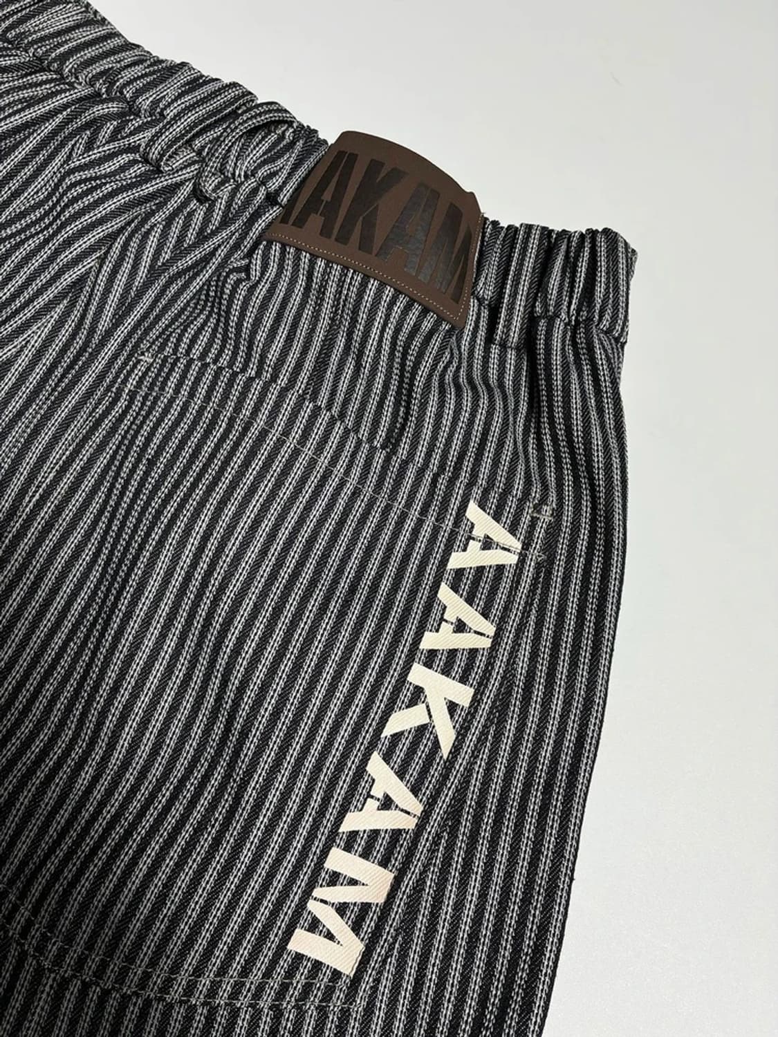 아캄 AAKAM 24FW Knee 핀턱 스트라이프 팬츠 R2014 상품이미지7