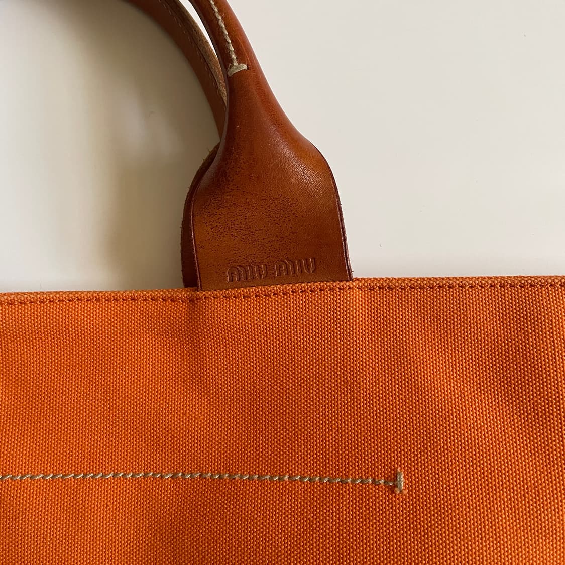 미우미우 캔버스 백 (OS) 상품이미지4