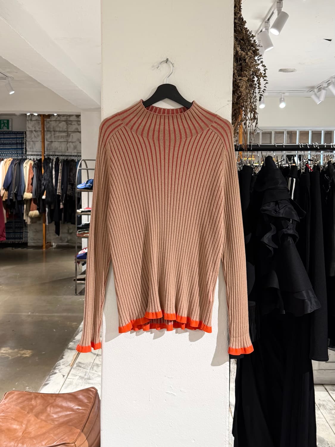 버버리 베이지 코랄 슬림핏 캐시미어 립 니트 상품이미지1