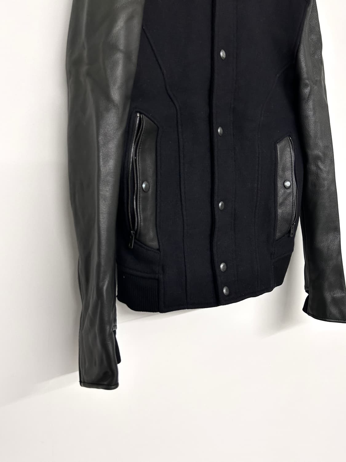 타임 옴므 레더 슬리브 바시티 자켓 상품이미지7