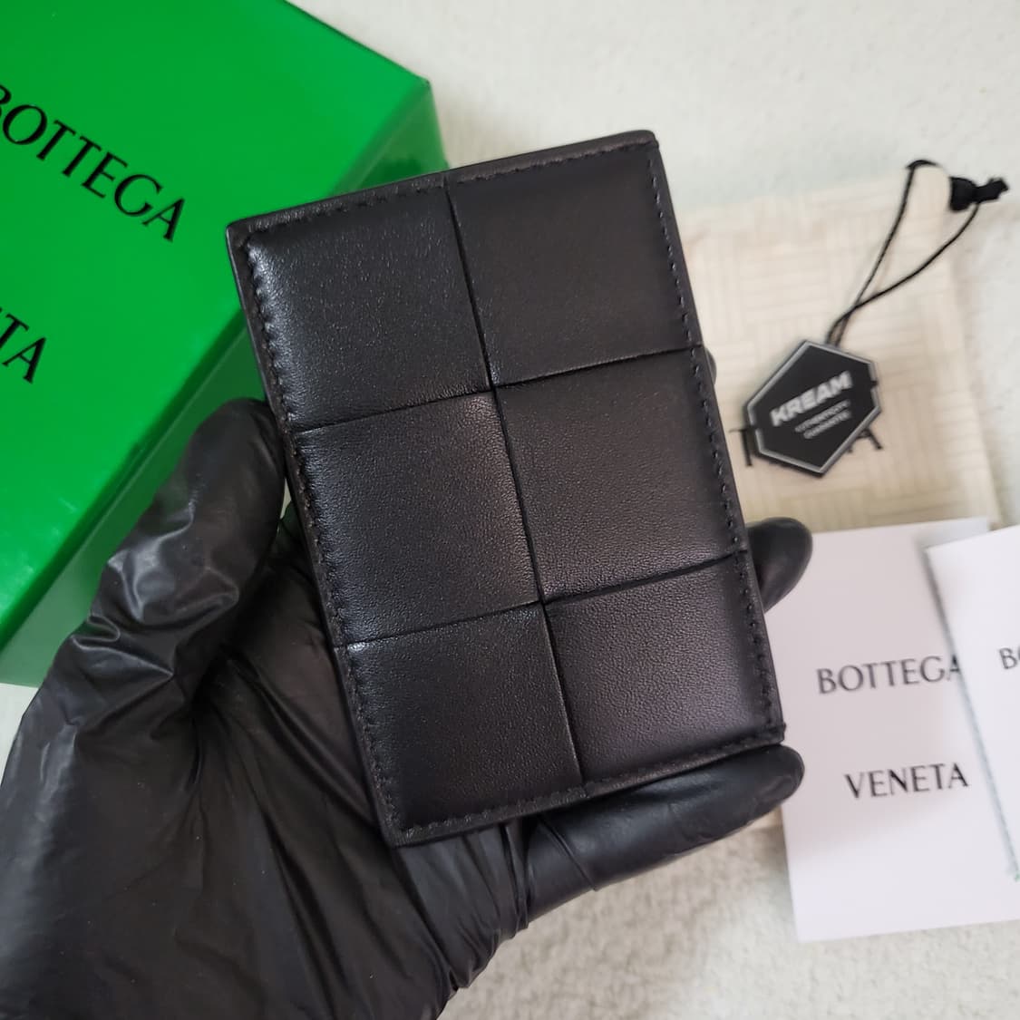 [신형/1회착용] 보테가베네타 맥시 카세트 카드홀더 사이즈 상품이미지2