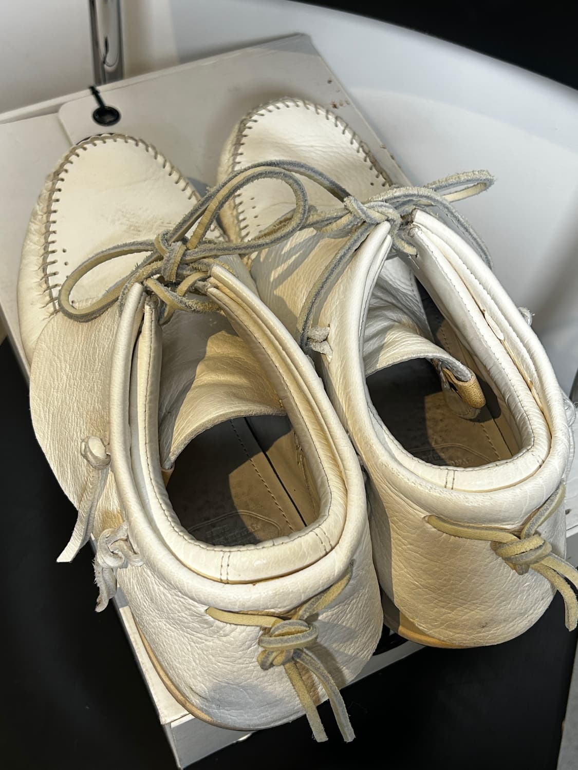 비즈빔 화이트 레더 FBT 상품이미지3