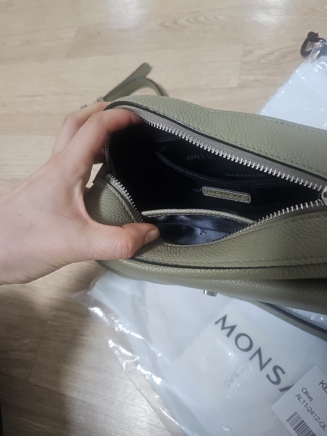 몽삭 크로스 백 상품이미지2