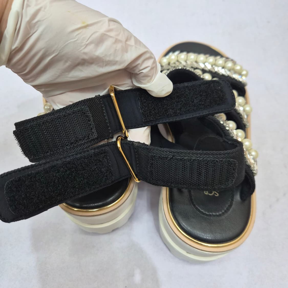 슈콤마보니 로얄 라인 진주 큐빅 샌들 (225) 상품이미지5