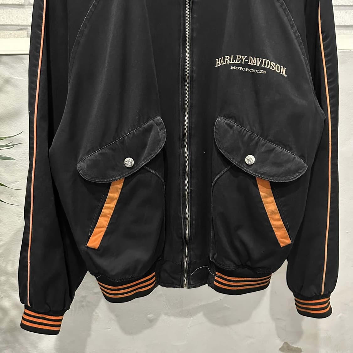 할리데이비슨 바시티 레이싱 자켓 4포켓 레터링 로고 배색 디테일 블랙 상품이미지5