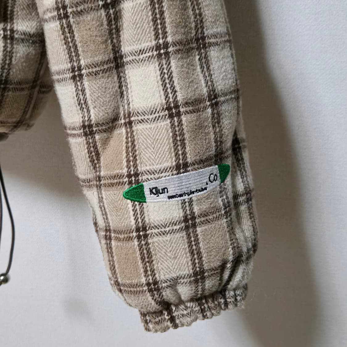 기준 2022 플로우 체크 덕다운 패딩 (에스파 윈터 착용) 상품이미지4