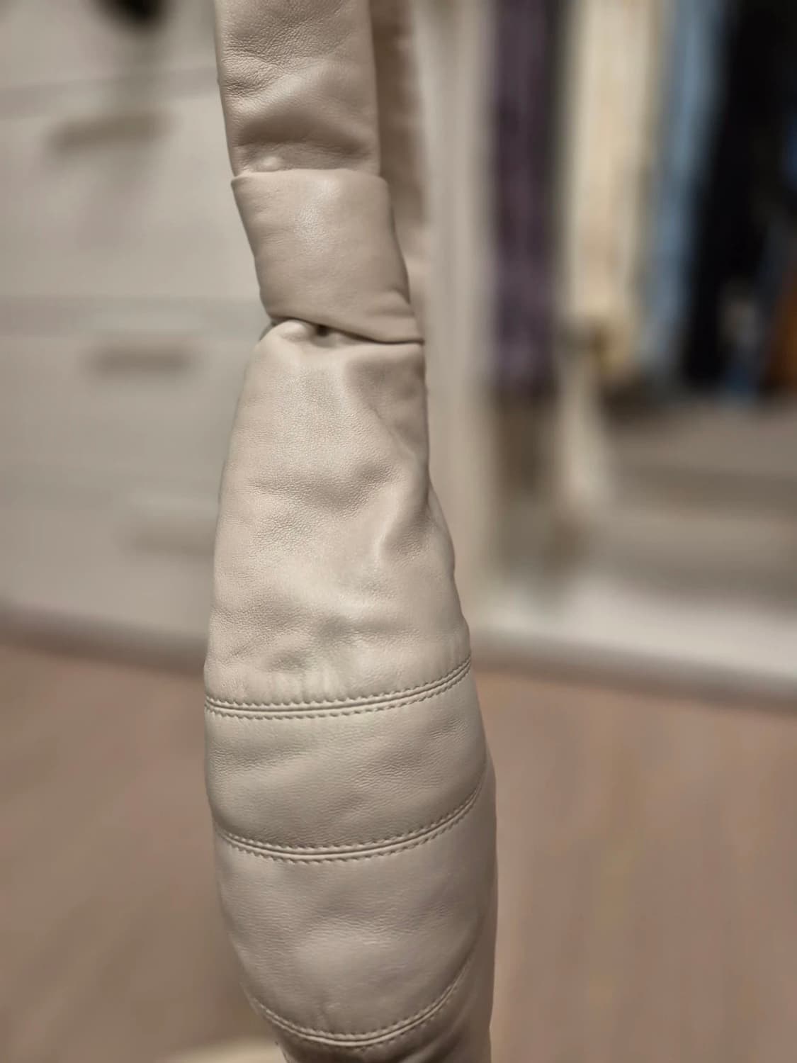 르메르 크루아상백 펠리칸그레이 스몰 상품이미지3