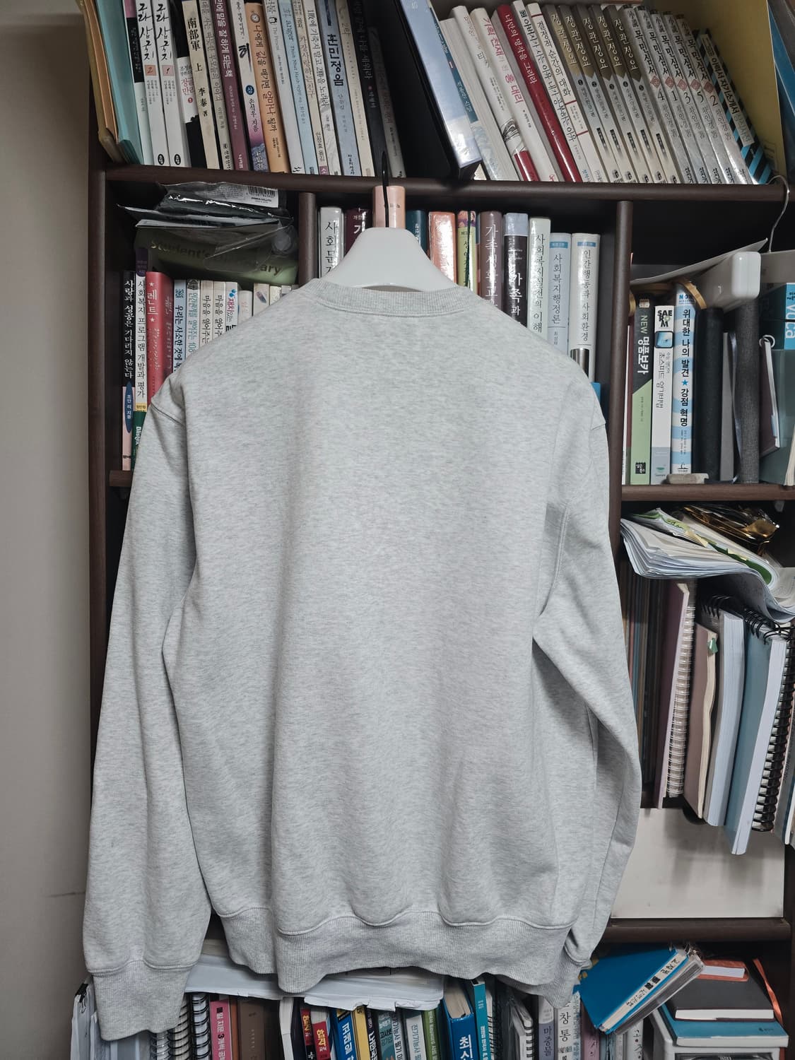 칼하트 wip 라이트 오버 그레이 스웻셔츠

m 상품이미지6