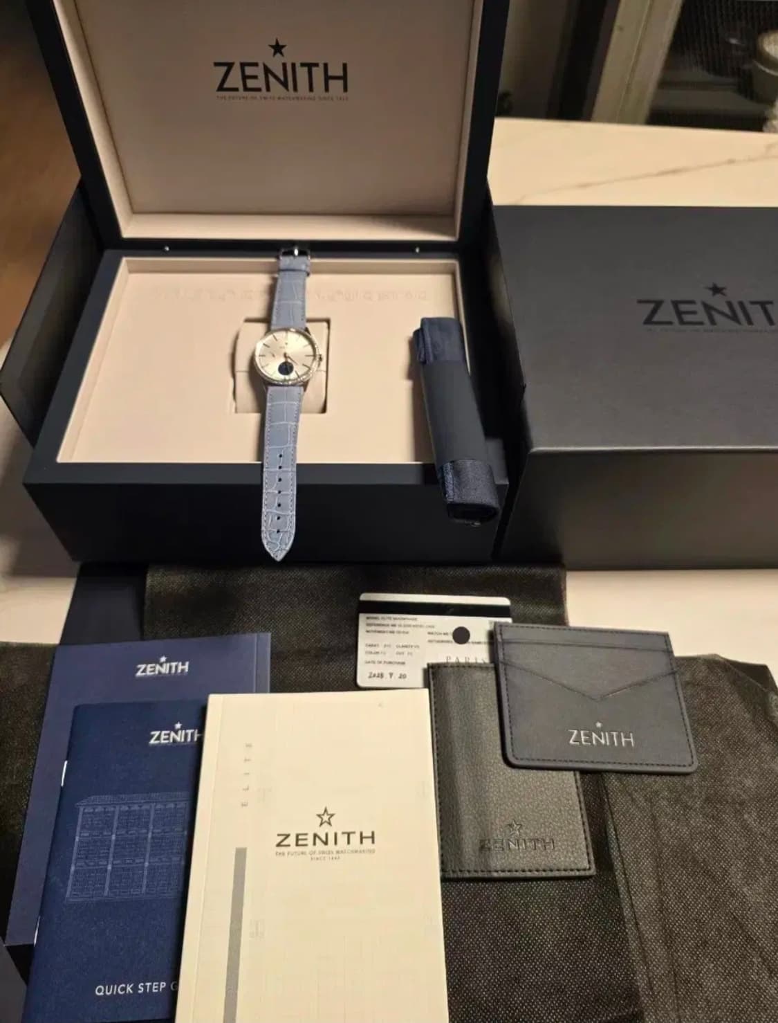 제니스 엘리트 문페이즈 새제품 36mm 입니다. 상품이미지2