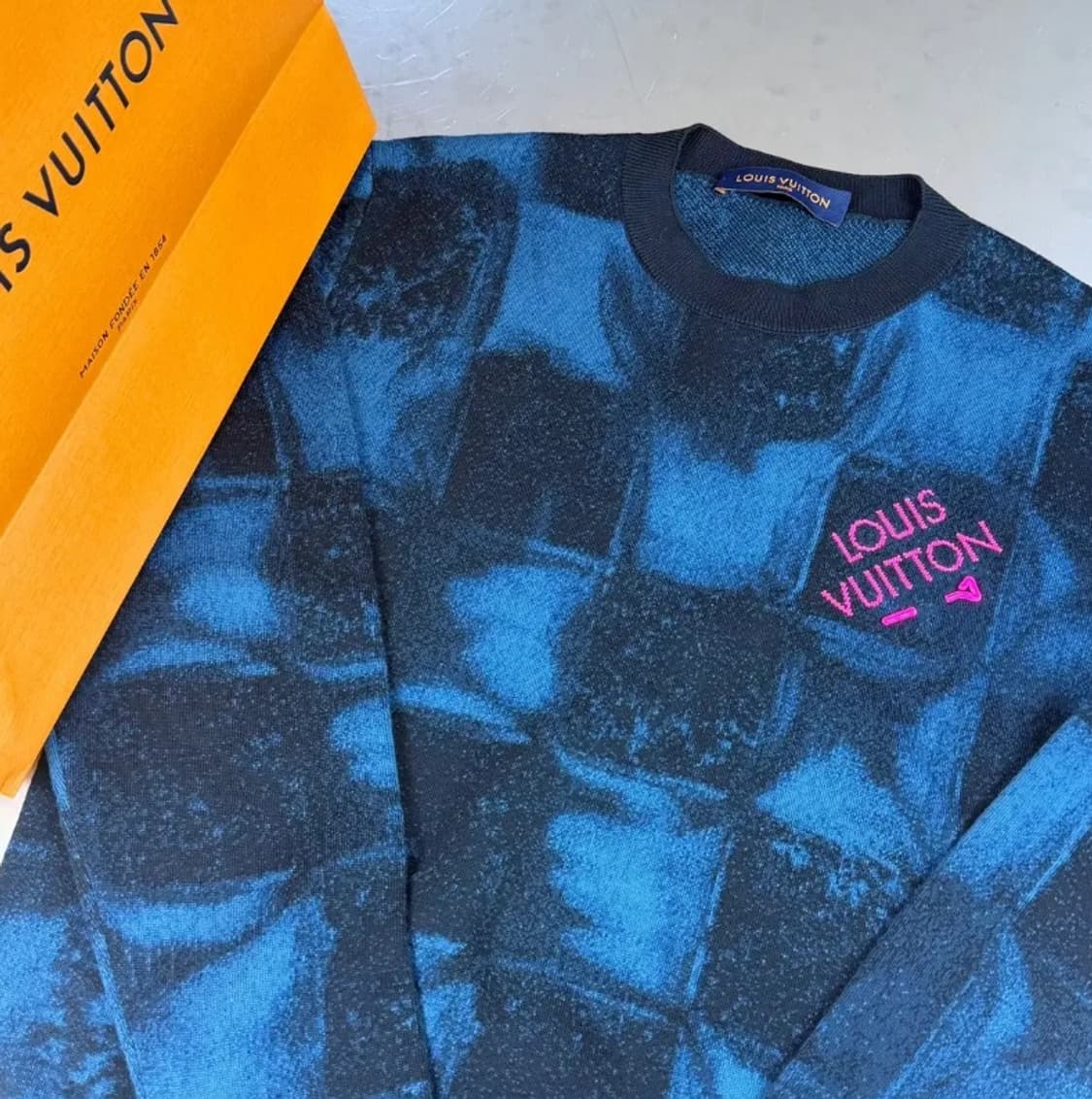 [정품,새상품급] 루이비통 블루 체크 크루넥 니트 S 상품이미지1