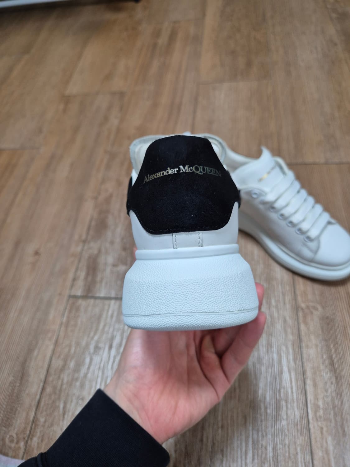 새상품컨디션 알렉산더 맥퀸39-250 상품이미지4