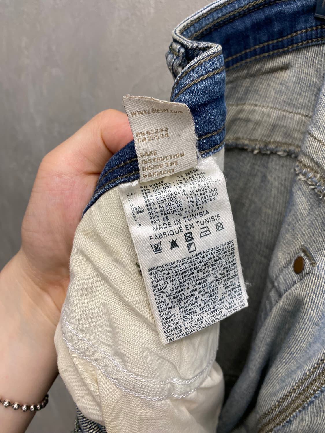 [34] Diesel 디젤 TIMMEN 레귤러 스트레이트 핏 데님팬츠 상품이미지10
