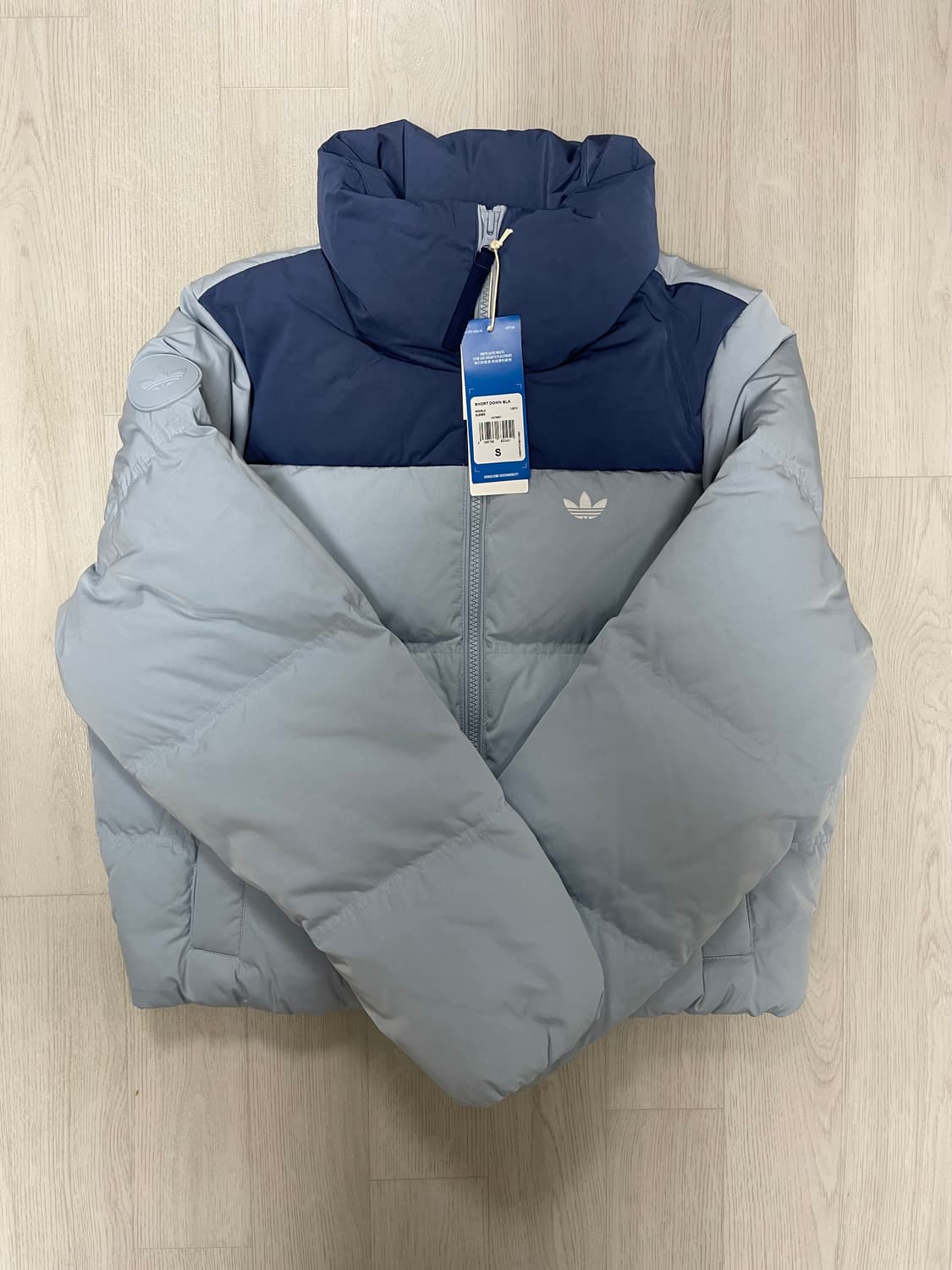 아디다스 숏 다운 패딩 새상품 상품이미지1