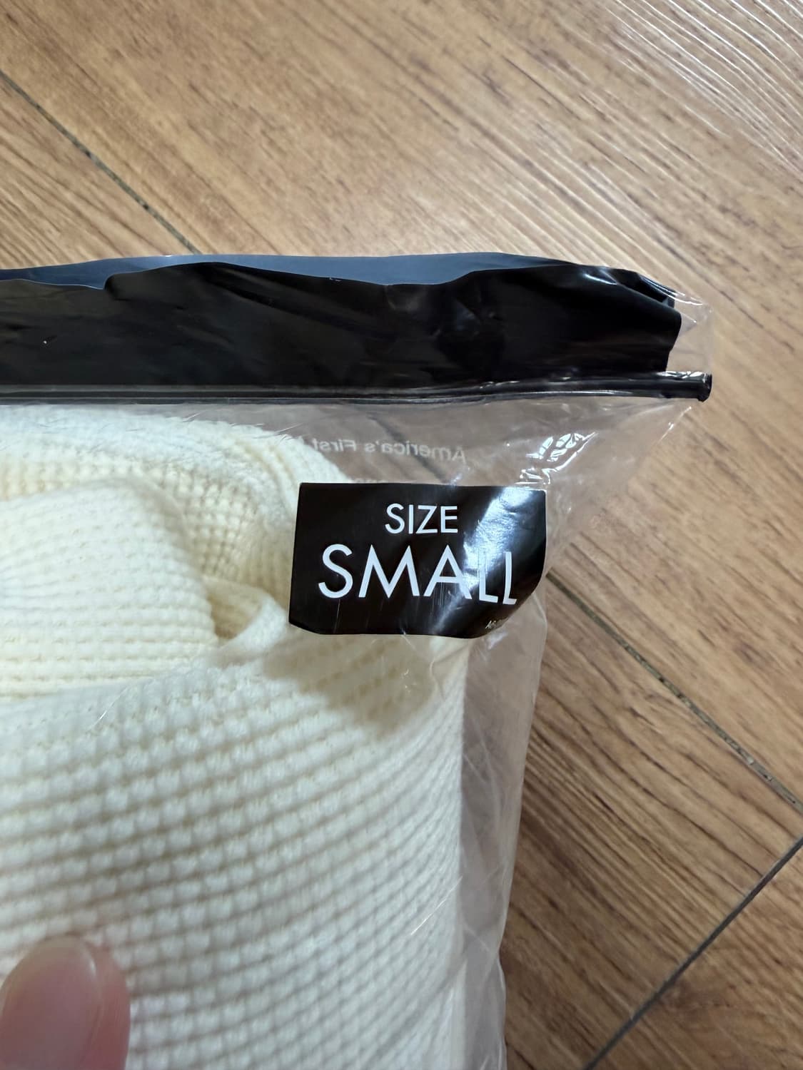 디네댓 헤인즈 써멀티 small사이즈 팝니다 상품이미지2