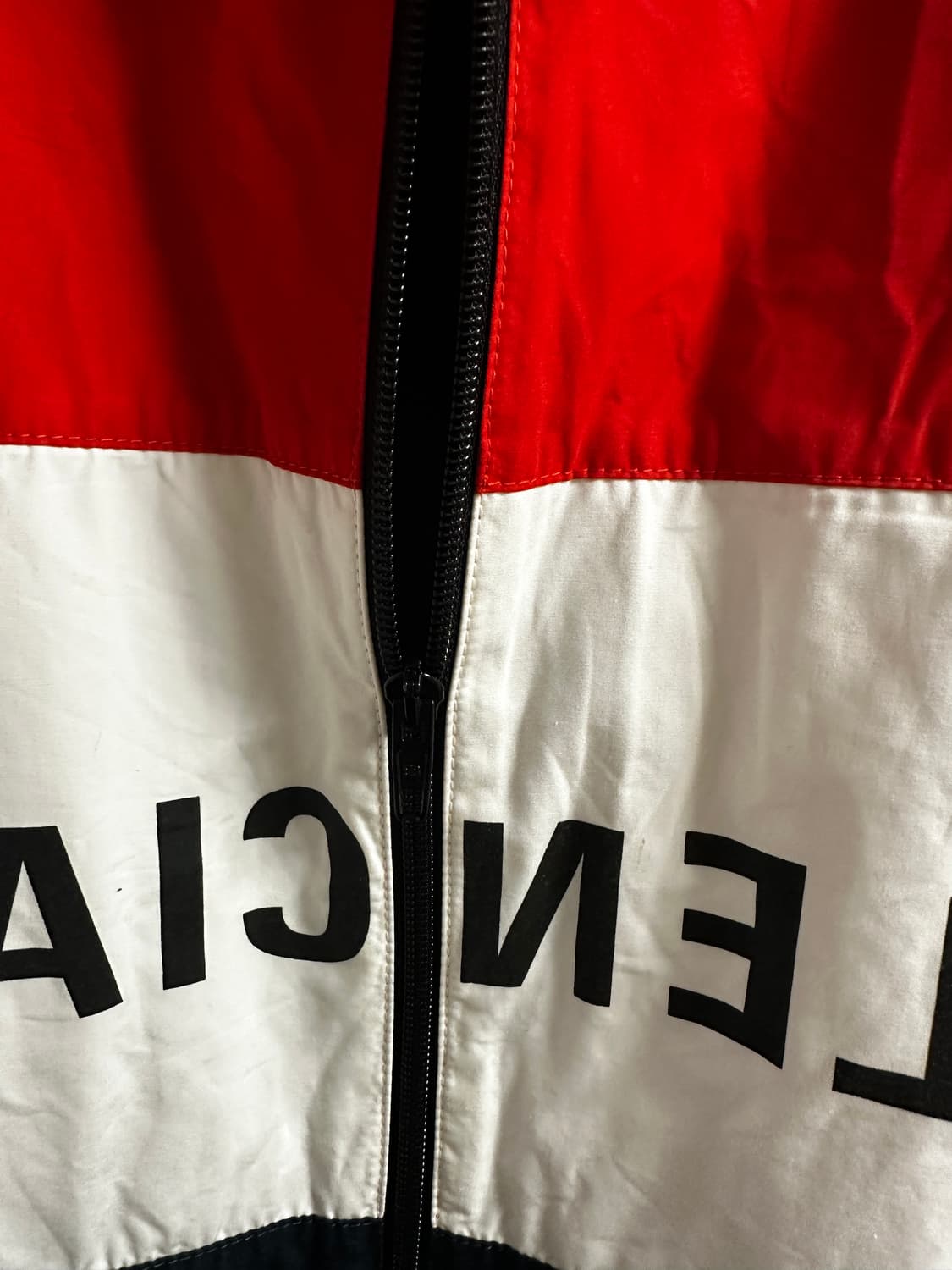 발렌시아가 미러 로고 포플린 바람막이 L 사이즈 오버핏 (23fw) 상품이미지4