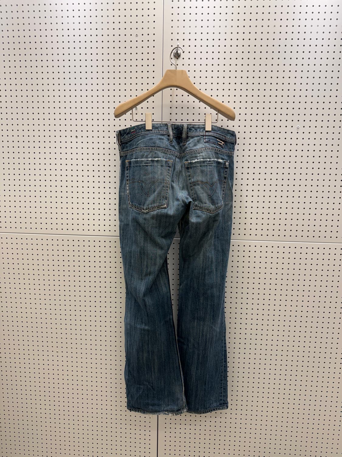 디젤 라이트닝 워싱 부츠컷 데님 팬츠 U1244 상품이미지4