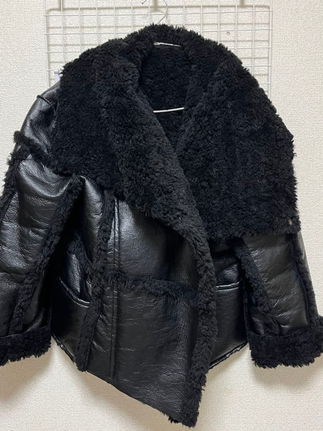 PERVERZE 퍼버즈 테디 무스탕 리버시블 퍼코트 상품이미지4