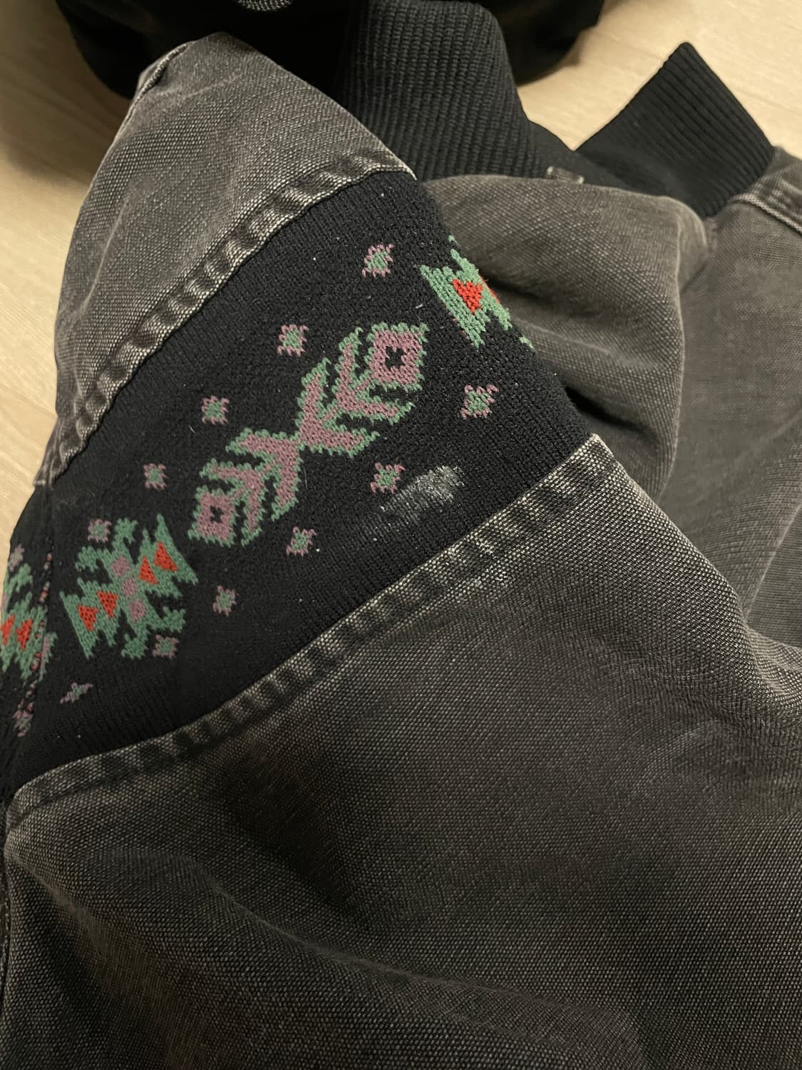 90s 칼하트 아즈텍 블랙 산타페 봄버 JR0405 자켓 상품이미지10