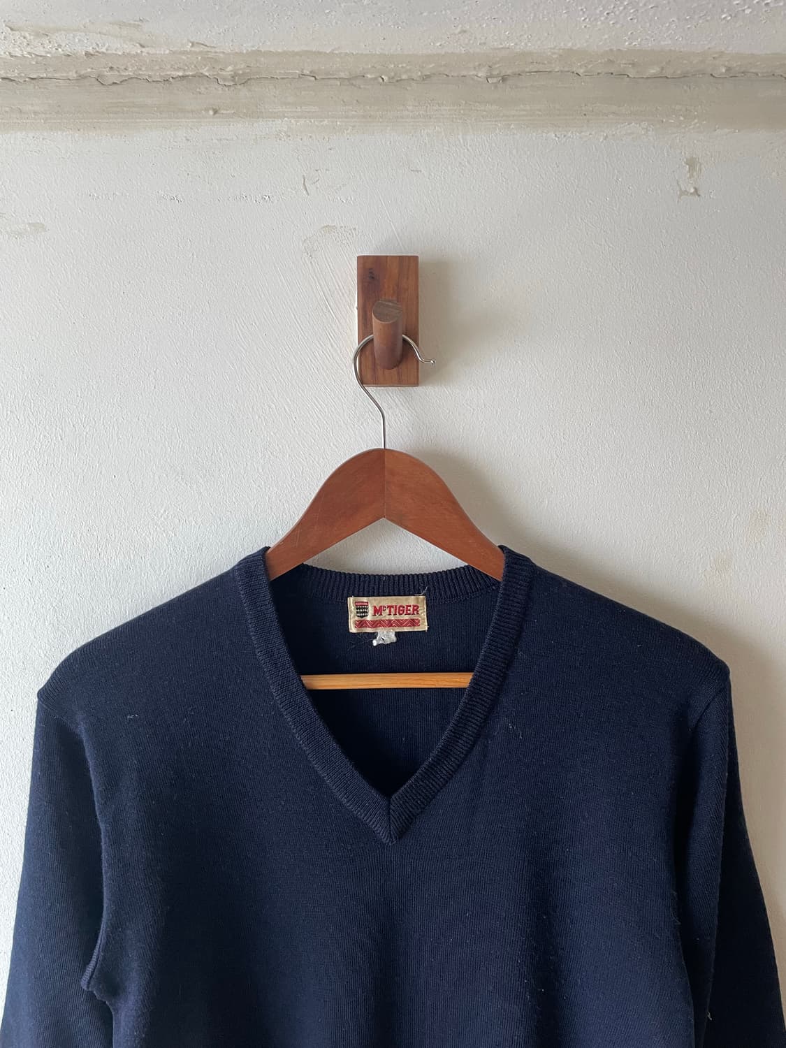 70-80's Vintage Mctiger V-Neck Sweater 상품이미지1