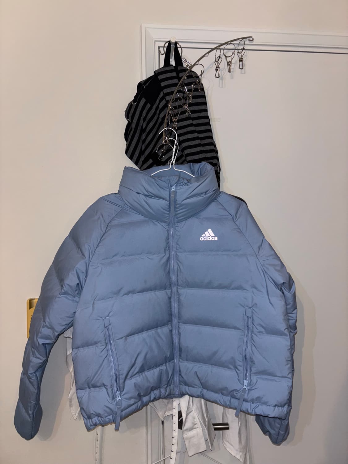 아디다스 패딩 희귀색감… 상품이미지3