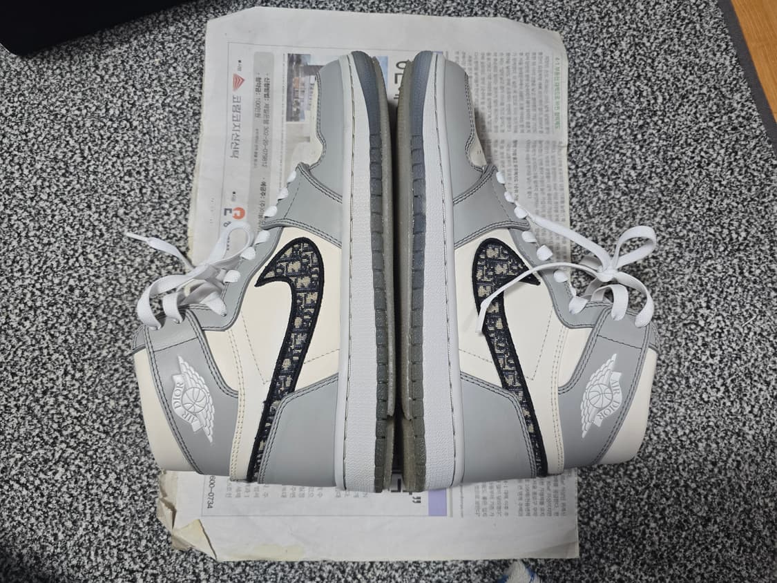 [255 40.5] 에어 조던 1 디올 하이 OG 상품이미지4