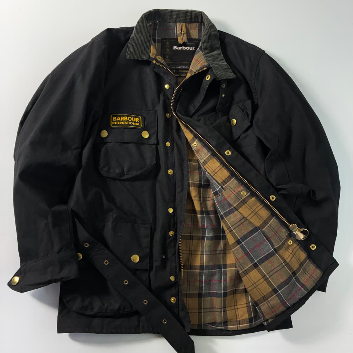 Barbour  바버 인터내셔널 블랙 벨티드 왁스 자켓  상품이미지3