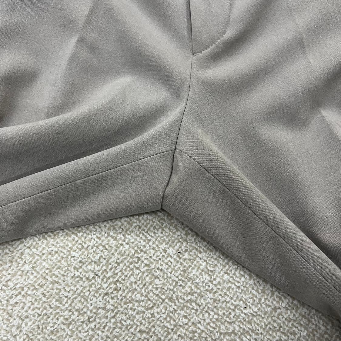 [29] 무신사스탠다드 라이트웨이트 테이퍼드 밴딩 크롭 슬랙스 4013 상품이미지5