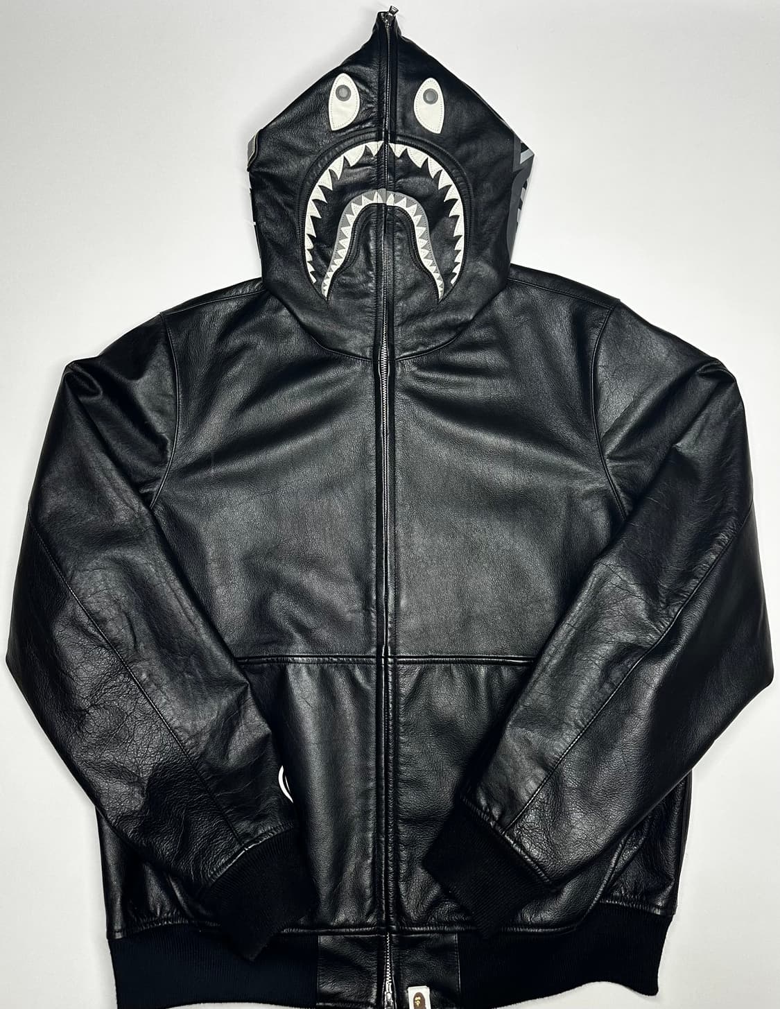 베이프 샤크 레더 블랙 후드 자켓 상품이미지1