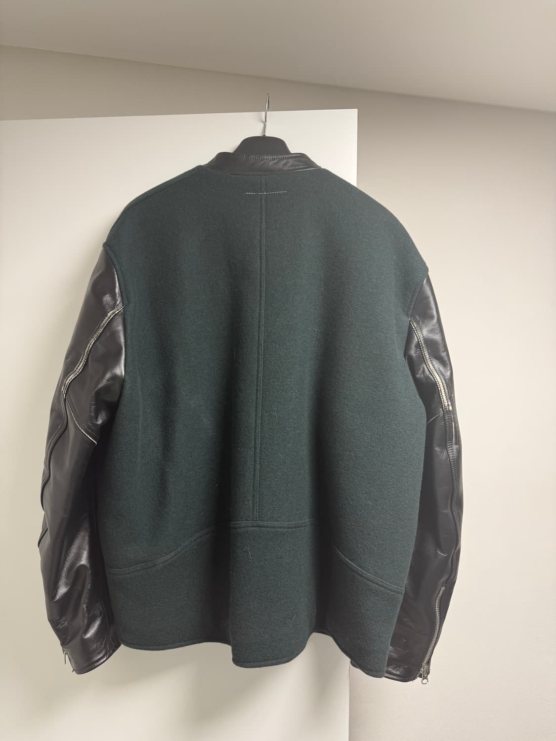 mm6 가죽슬리브 울 바시티자켓 상품이미지2