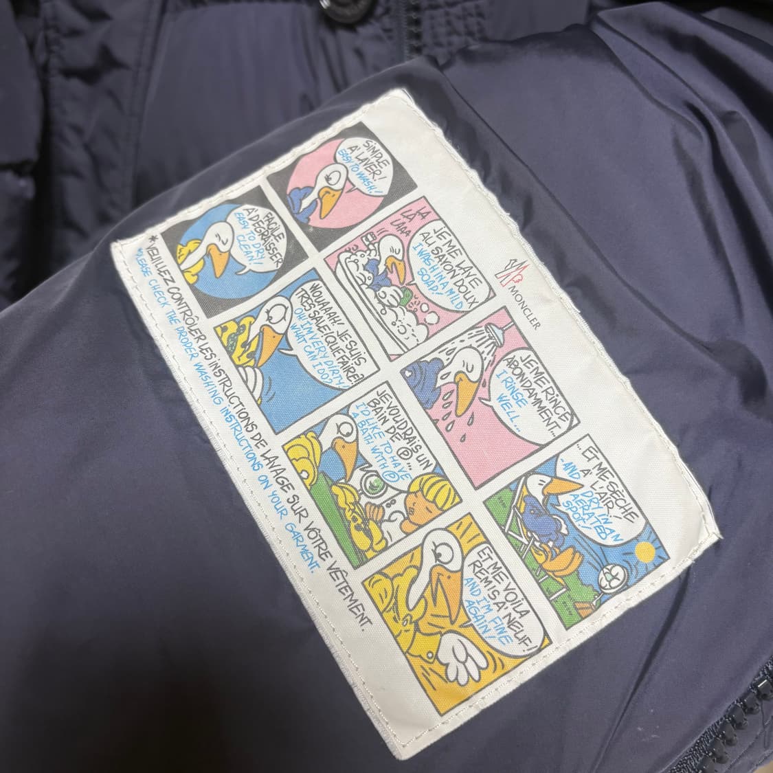 [4/백화점판/새상품급] 몽클레어 클루니 패딩 네이비 상품이미지3