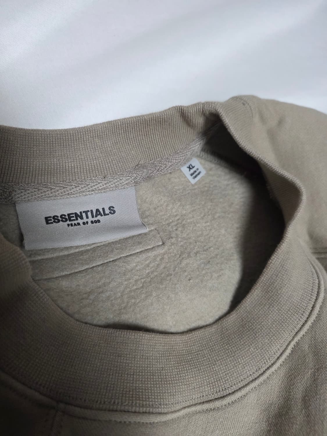 에센셜 피어오브갓 피오갓 올리브 기모 맨투맨 XL 가단 76cm 상품이미지6