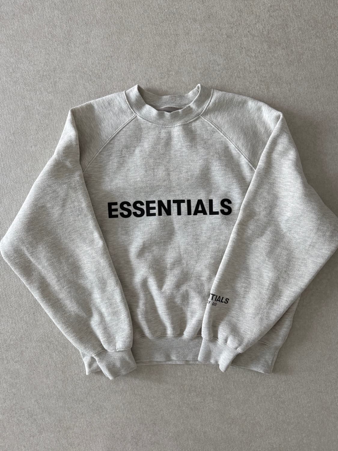 에센셜 맨투맨 상품이미지1