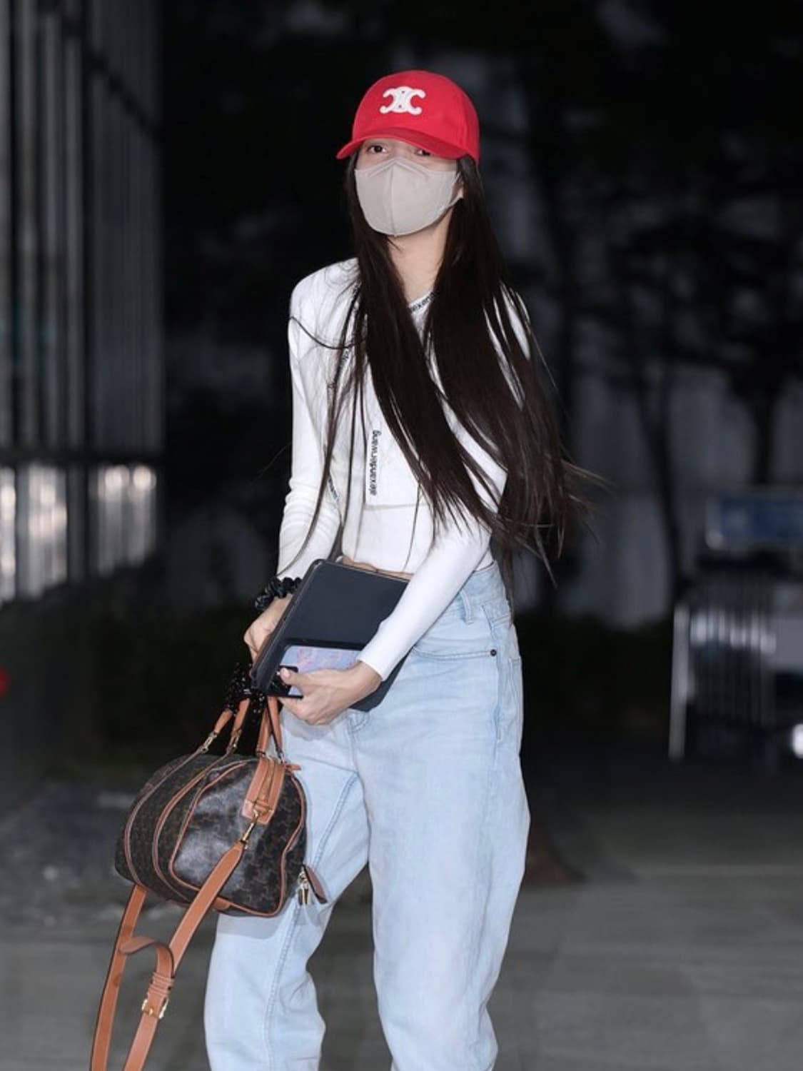알렉산더왕 로고 크롭 가디건 M (리사 착용) 상품이미지4