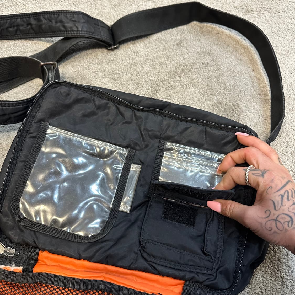 포터 요시다 포터 탱커 블랙 숄더백L 상품이미지7