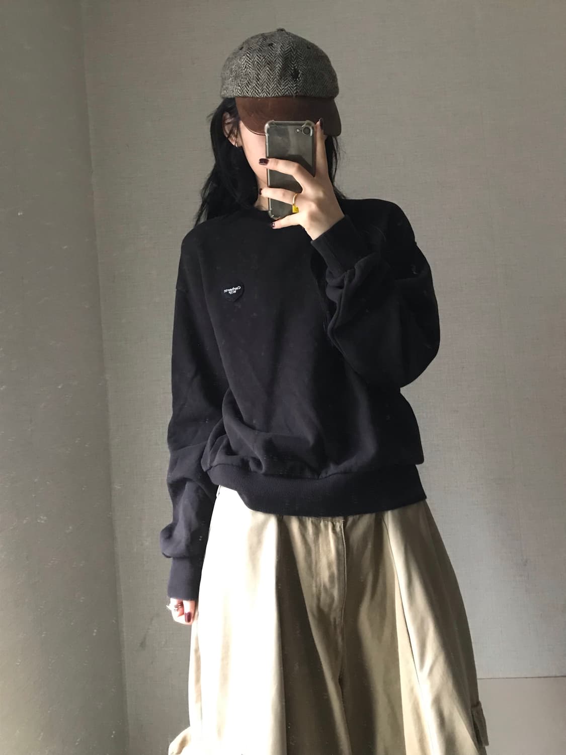 칼하트Wip 패치 블랙 맨투맨 상품이미지2